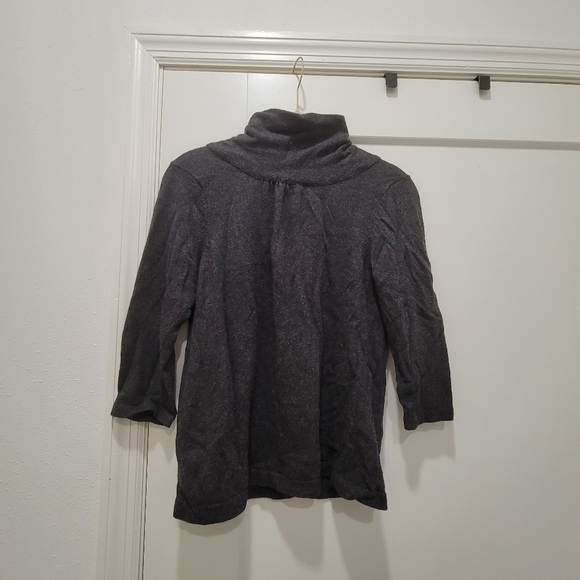 Escapade Size Medium Gray Three Quarter Sleeve Turtle Neck Blouse - Picture 2 of 4
